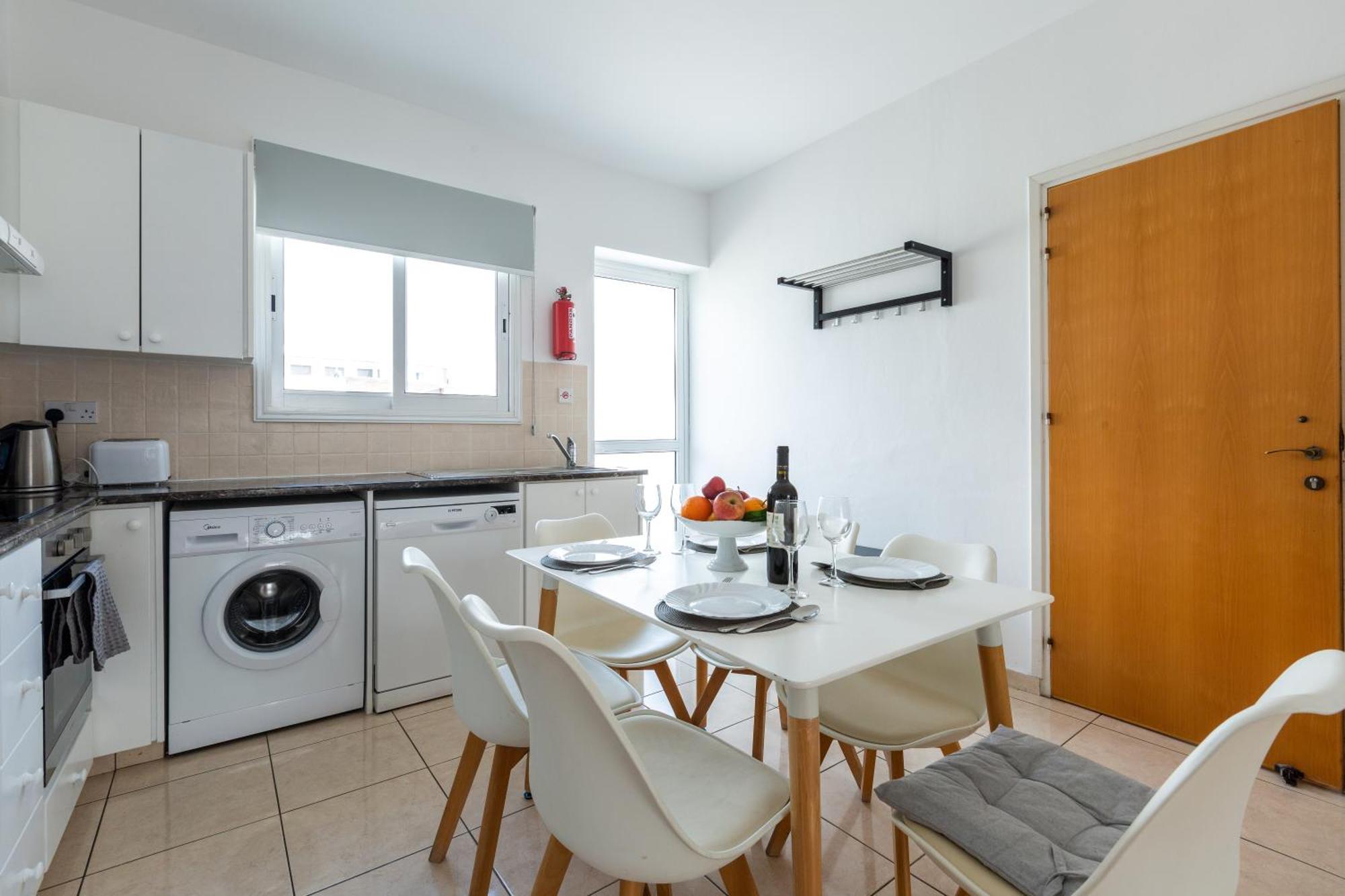 Beautiful 2 Bed Apartment In Paphos Cyprus Εξωτερικό φωτογραφία
